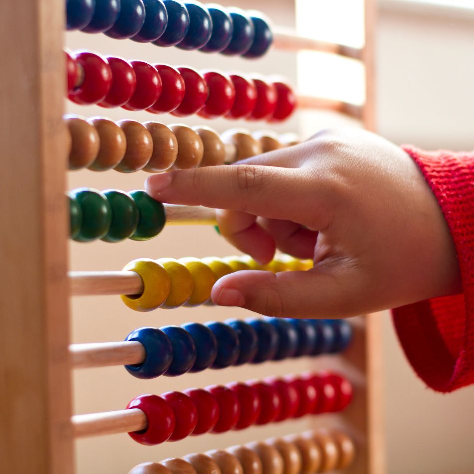 indywidualne zajęcia edukacyjne dla dziecka w pracowni Przyjazne Literki i Cyferki